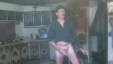 Snapshot of hardinhand44 chatting on December 14, 12:33 am john nobles online show from December 14, 12:33 am