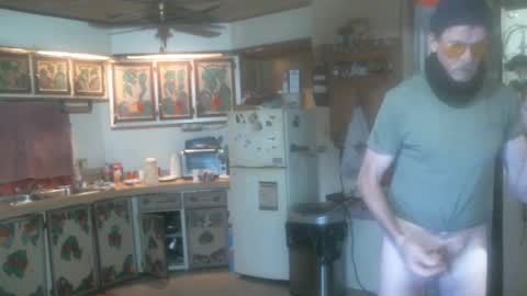 Snapshot of hardinhand44 chatting on December 19, 11:57 pm john nobles online show from December 19, 11:57 pm