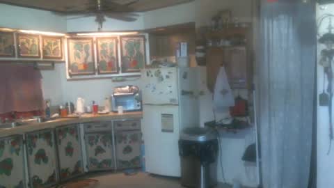 Snapshot of hardinhand44 chatting on December 21, 1:15 am john nobles online show from December 21, 1:15 am