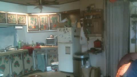 Snapshot of hardinhand44 chatting on February 23, 12:08 am john nobles online show from February 23, 12:08 am