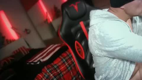 Snapshot of hardmattsteel chatting on December 23, 1:29 am MATTSTEEL - ITALIAN STALLION online show from December 23, 1:29 am