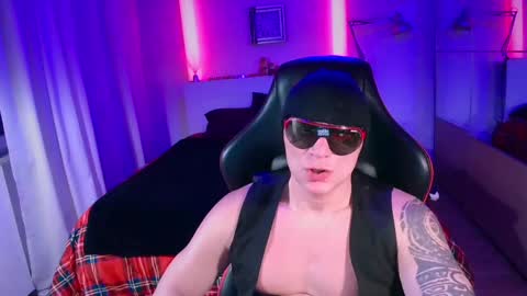 Snapshot of hardmattsteel chatting on March 7, 11:27 pm MATTSTEEL - ITALIAN STALLION online show from March 7, 11:27 pm