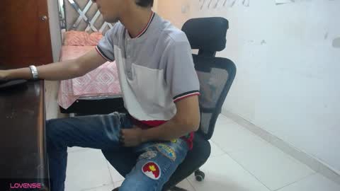 Snapshot of hardsexlove08 chatting on May 7, 7:41 pm Andres Dean online show from May 7, 7:41 pm