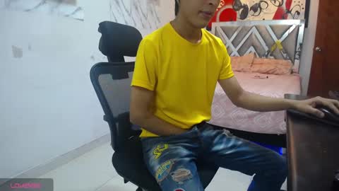 Snapshot of hardsexlove08 chatting on June 6, 7:29 pm Andres Dean online show from June 6, 7:29 pm