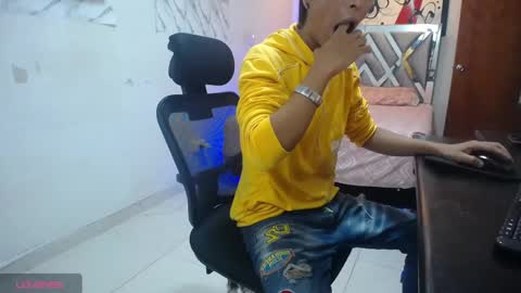 Snapshot of hardsexlove08 chatting on June 7, 8:56 pm Andres Dean online show from June 7, 8:56 pm