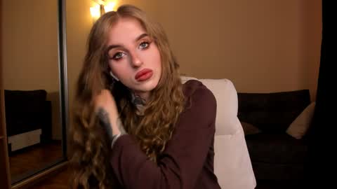 Julia online show from March 31, 4:57 am