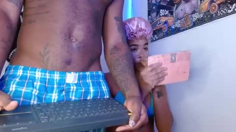 harley_quinnn111 online show from May 17, 6:37 pm