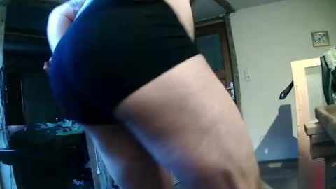 Snapshot of harleywerner chatting on July 6, 11:29 am harleywerner online show from July 6, 11:29 am