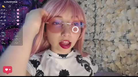Snapshot of harmonys_couple_ chatting on April 22, 8:43 pm Harmonys World online show from April 22, 8:43 pm