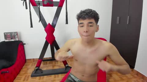 Snapshot of harry_latinboy chatting on January 6, 10:47 pm Harry online show from January 6, 10:47 pm