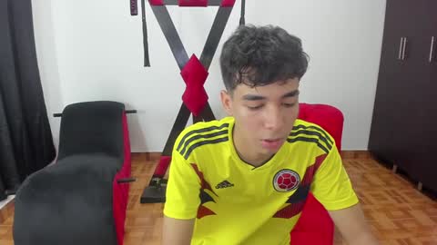 Snapshot of harry_latinboy chatting on January 12, 7:10 pm Harry online show from January 12, 7:10 pm