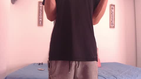 Snapshot of harrythomson1 chatting on December 2, 5:26 am harry thomson online show from December 2, 5:26 am