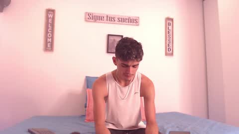 Snapshot of harrythomson1 chatting on December 3, 4:36 am harry thomson online show from December 3, 4:36 am