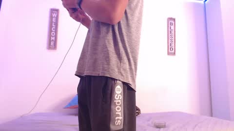 Snapshot of harrythomson1 chatting on December 28, 2:01 am harry thomson online show from December 28, 2:01 am