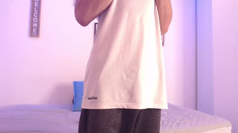 Snapshot of harrythomson1 chatting on December 31, 7:31 am harry thomson online show from December 31, 7:31 am