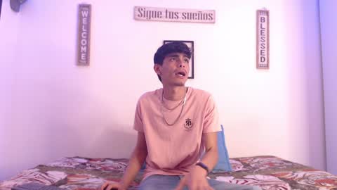 Snapshot of harrythomson1 chatting on January 18, 2:03 am harry thomson online show from January 18, 2:03 am