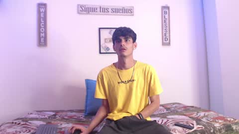 Snapshot of harrythomson1 chatting on January 27, 4:30 am harry thomson online show from January 27, 4:30 am