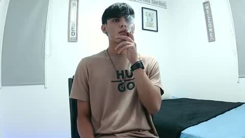 Snapshot of harrythomson1 chatting on July 9, 2:15 am harry thomson online show from July 9, 2:15 am
