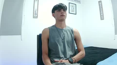 Snapshot of harrythomson1 chatting on July 16, 1:33 am harry thomson online show from July 16, 1:33 am