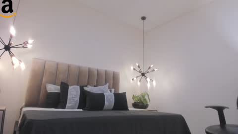 Harry Jones online show from December 15, 8:25 pm