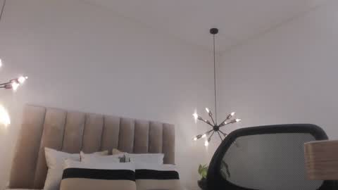 Harry Jones online show from December 17, 5:26 pm