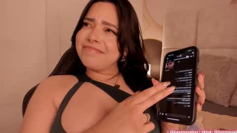 has_gonzalezz online show from March 11, 4:18 am