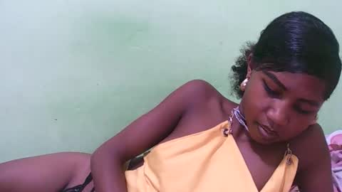 hasleyinah online show from April 2, 9:45 pm