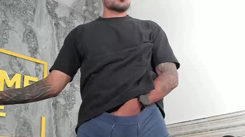 Snapshot of hassan_golddick chatting on March 1, 7:49 pm HASSAN online show from March 1, 7:49 pm