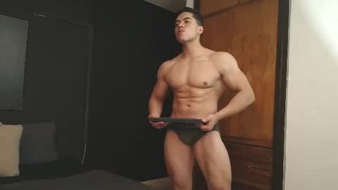hat_guy01 online show from June 19, 9:51 pm