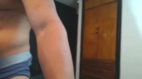 hat_guy01 online show from June 30, 9:27 pm