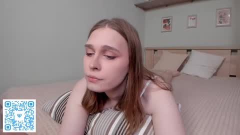 Mia online show from April 18, 7:58 pm