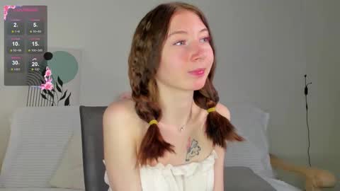 Lola online show from November 24, 8:14 am