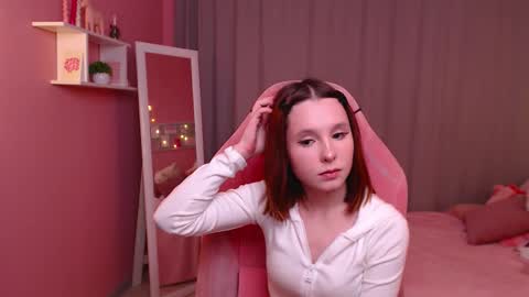 Mia online show from February 11, 7:46 am