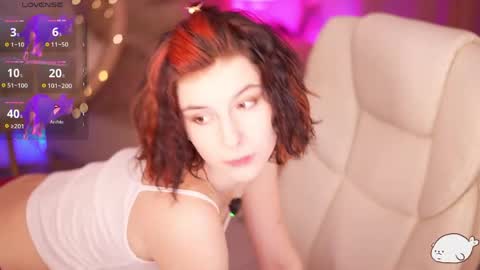 haylaamber online show from April 18, 1:26 pm