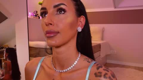 Snapshot of hayleybabe4 chatting on February 3, 10:15 pm Hayley online show from February 3, 10:15 pm