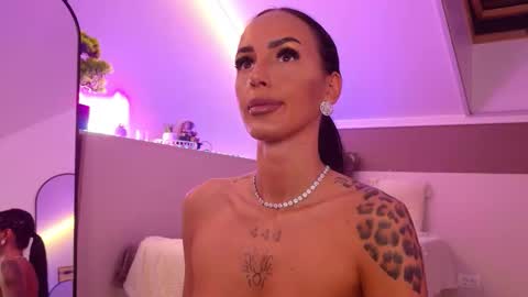 Snapshot of hayleybabe4 chatting on February 7, 10:24 pm Hayley online show from February 7, 10:24 pm