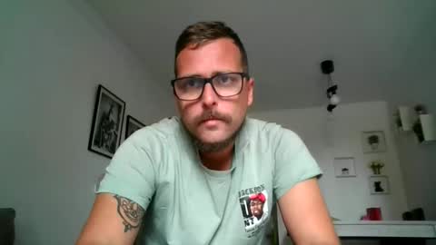 Snapshot of haze_john chatting on March 3, 11:27 am haze_john online show from March 3, 11:27 am