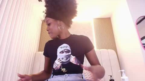 Snapshot of hazel_kataleya chatting on April 25, 7:11 pm kataleya online show from April 25, 7:11 pm