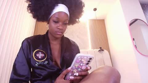 Snapshot of hazel_kataleya chatting on April 30, 7:20 pm kataleya online show from April 30, 7:20 pm