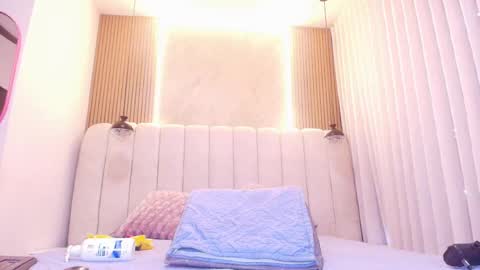 Snapshot of hazel_kataleya chatting on May 6, 7:19 pm kataleya online show from May 6, 7:19 pm