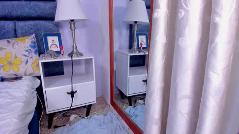 Snapshot of hazel_lanee chatting on November 14, 6:01 am hazel_lanee online show from November 14, 6:01 am