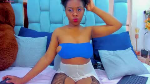 Snapshot of hazel_lanee chatting on March 15, 11:00 pm hazel_lanee online show from March 15, 11:00 pm