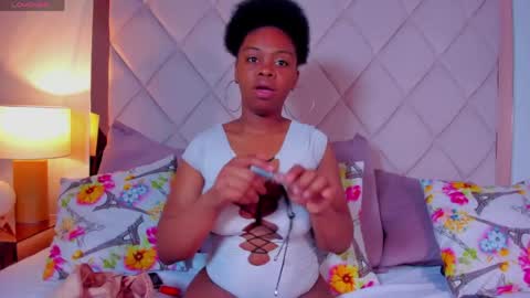 hazel_lanee online show from May 9, 8:41 am