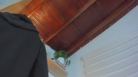 Snapshot of hazel_shy chatting on December 31, 2:08 am Im Hazel online show from December 31, 2:08 am