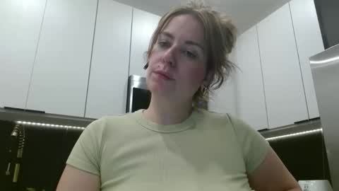 Snapshot of hazel_skye chatting on April 28, 8:36 pm Hazel online show from April 28, 8:36 pm