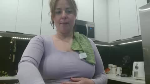 Snapshot of hazel_skye chatting on April 29, 8:15 pm Hazel online show from April 29, 8:15 pm