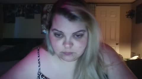 Hazeleyez97 online show from September 13, 5:57 pm