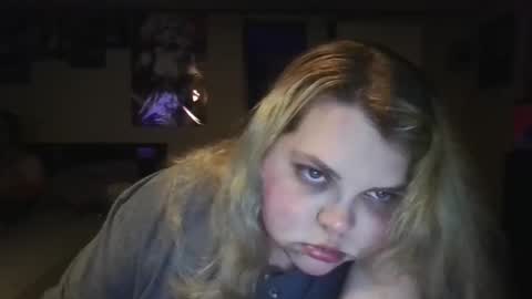 Hazeleyez97 online show from September 17, 4:36 am