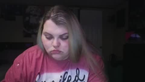 Hazeleyez97 online show from September 18, 1:46 pm