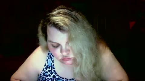 Hazeleyez97 online show from September 29, 6:18 am